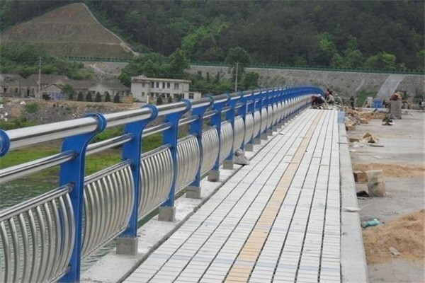 延边朝鲜族不锈钢桥梁灯光护栏