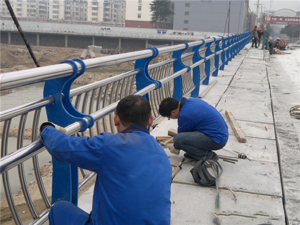 延边朝鲜族不锈钢河道护栏的特性及其在城市景观中的应用