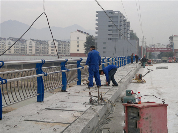 延边朝鲜族不锈钢复合管护栏常见问题及解决方案